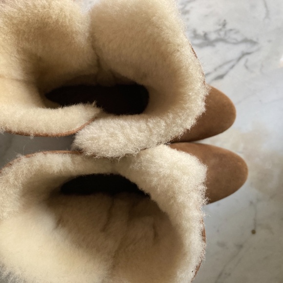 Ugg boots - Picture 2 of 3